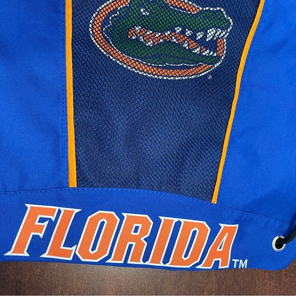 Gator’s Drawstring Backpack - Picture 3 of 7